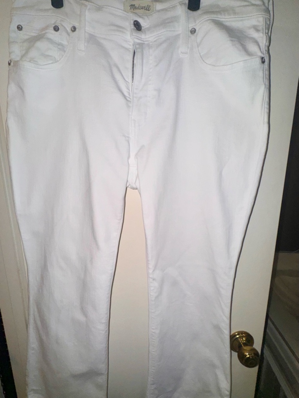 Like-New Madewell White Mid-Rise Kick-Out Jeans - 32P
